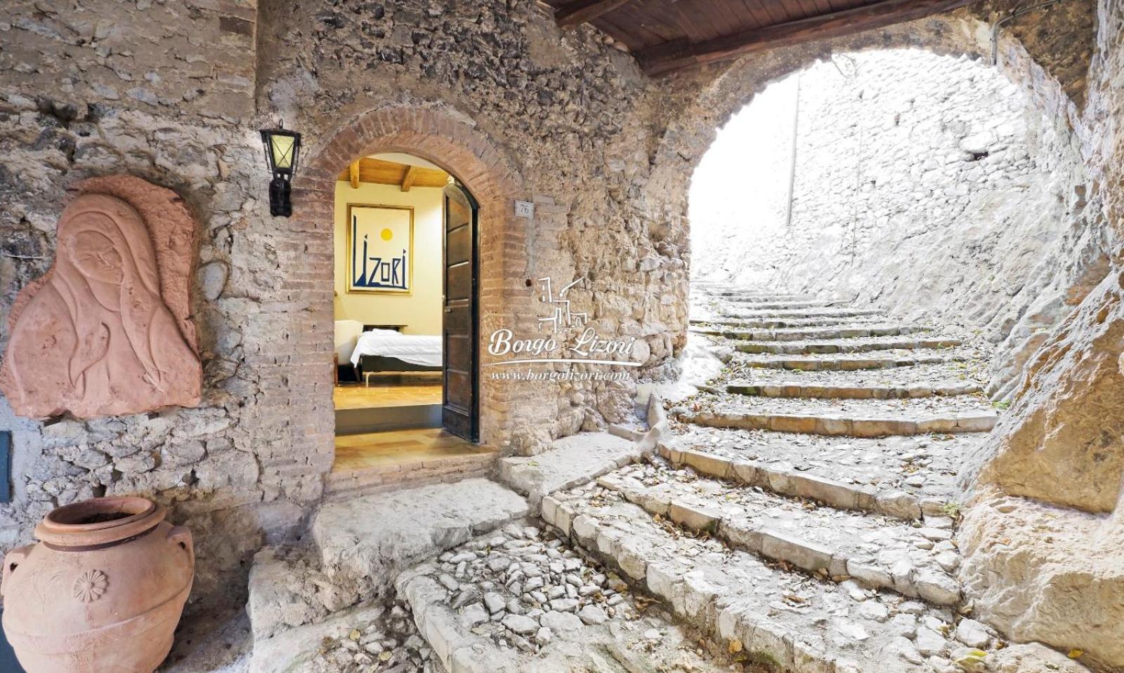 Relais Borgo Lizori Country House Campello sul Clitunno Exterior foto