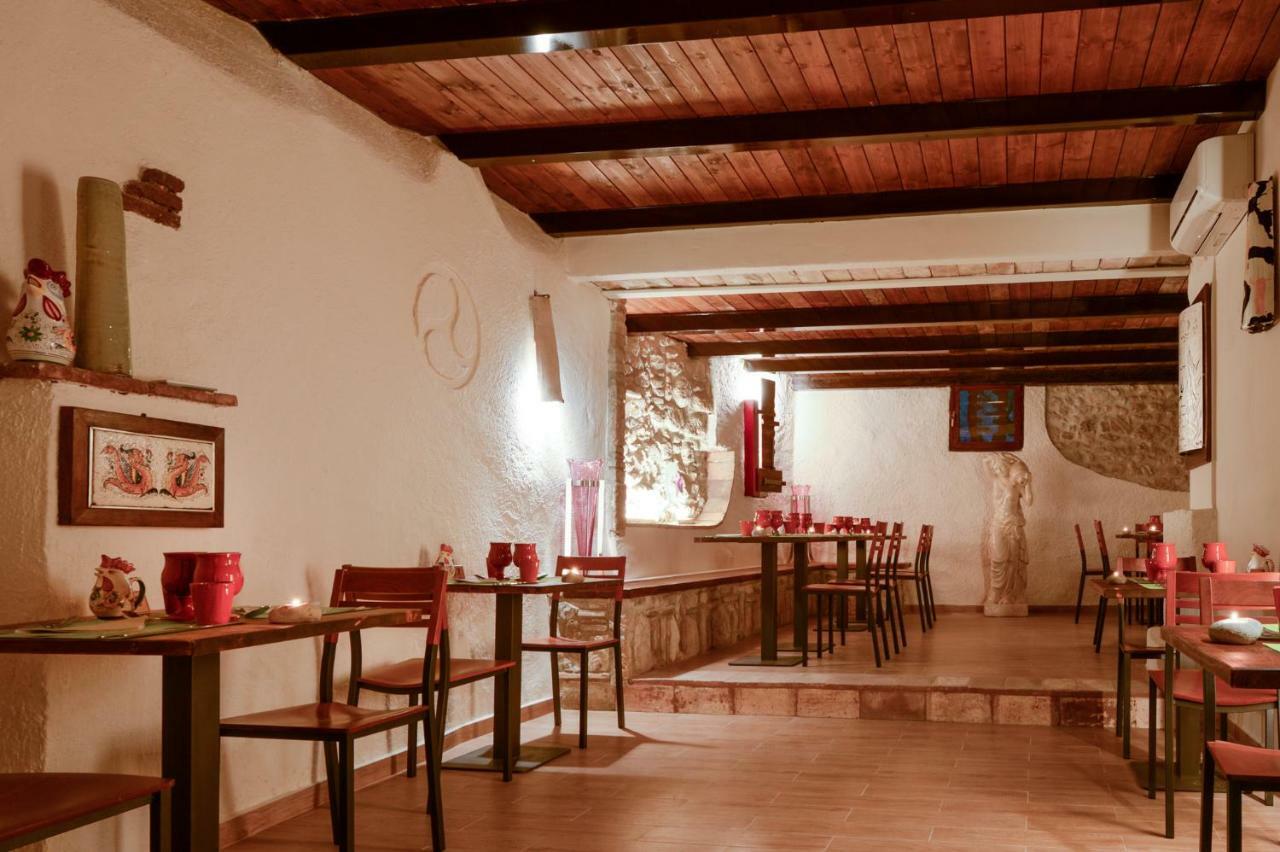 Relais Borgo Lizori Country House Campello sul Clitunno Exterior foto